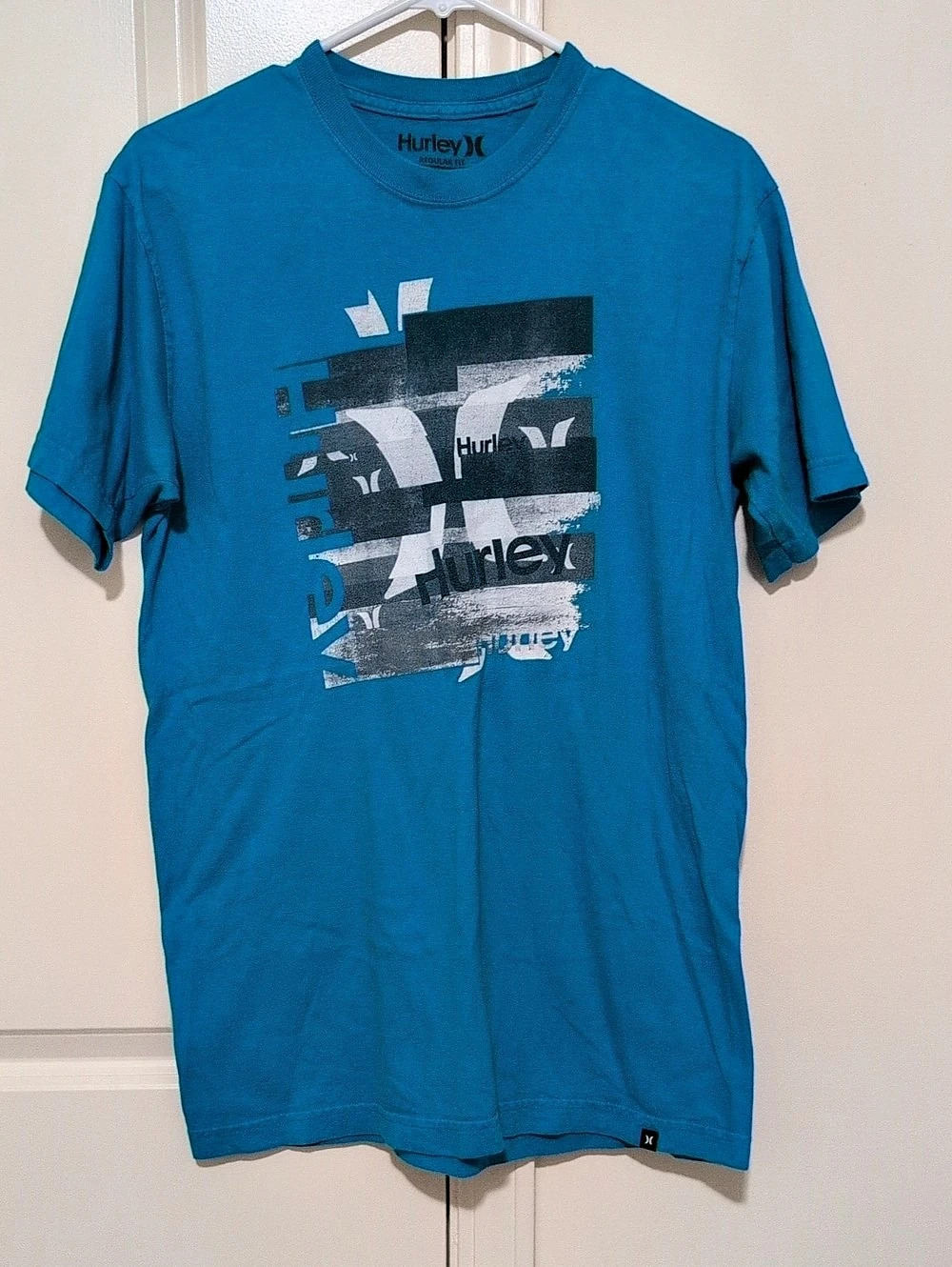 Hurley Graphic Tee in Blue Size Medium